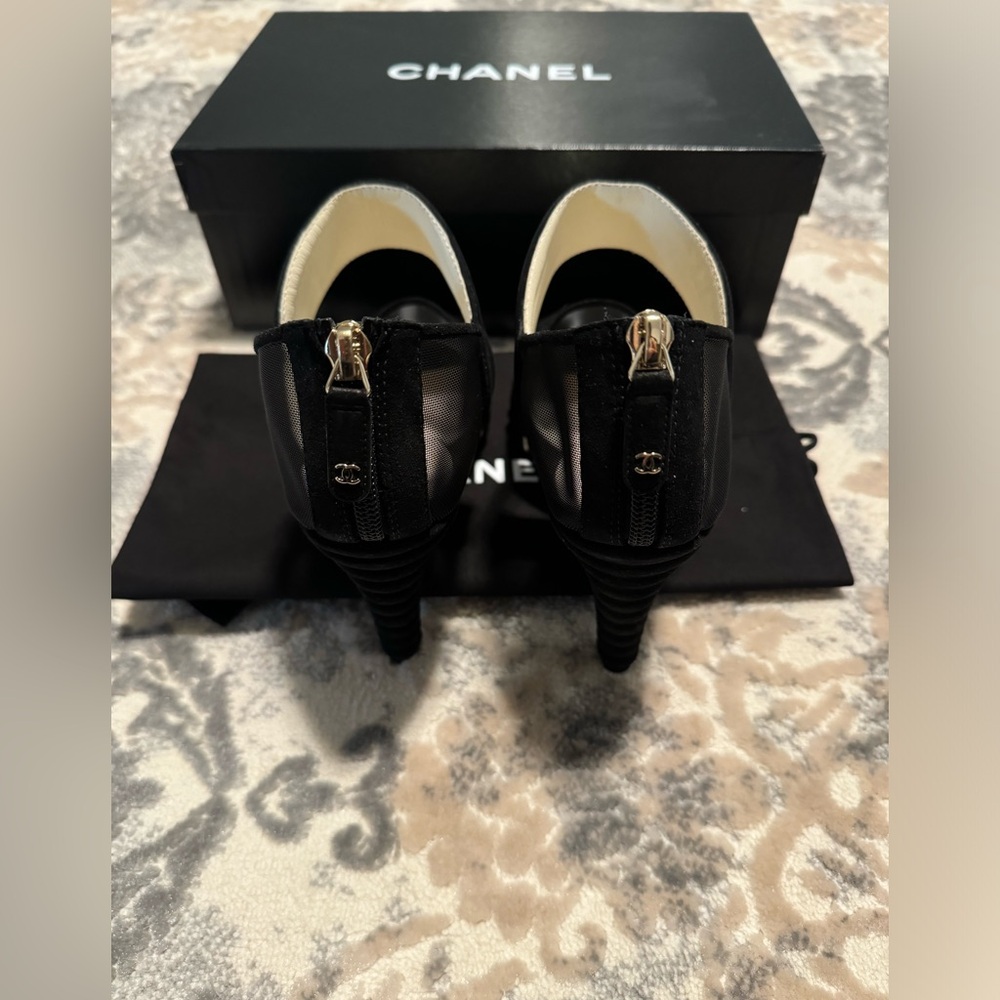 Chanel Suede Mesh Vintage Heels- Brand New! - Picture 4 of 8